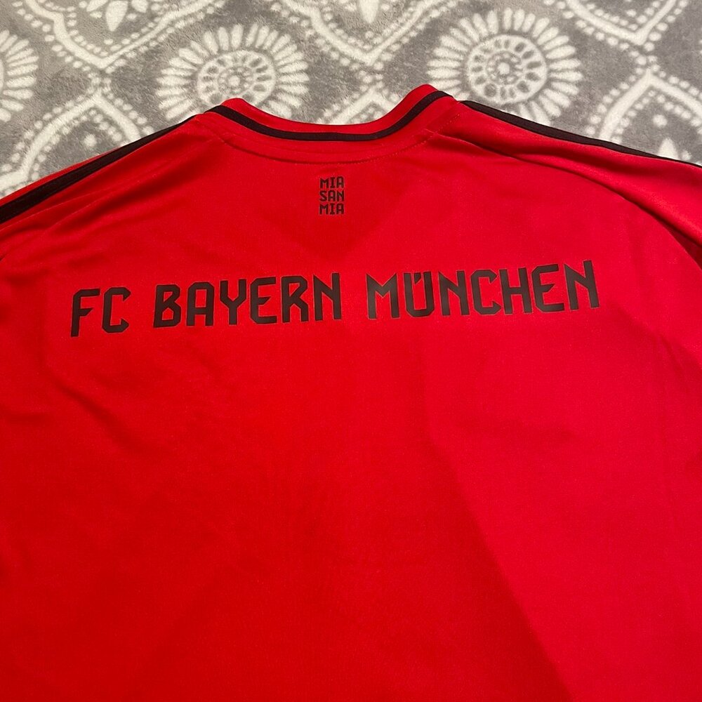 Men's XL Adidas 2024-25 Bayern Munich Home Shirt NWT - Picture 3 of 10